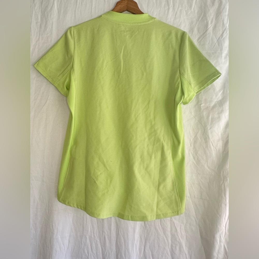 Landau Forward Women’s Green Scrub Top with Pockets size Medium - Picture 7 of 9